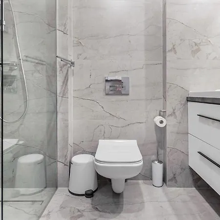 Apartamento Kasprowicza -basen, Parking, Bawialnia, Silownia W Cenie -holiday *